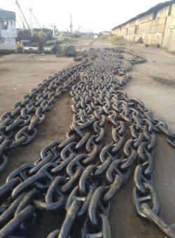Assembling of anchor chains